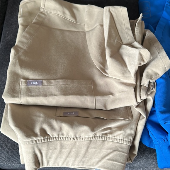 Figs Srubs - Picture 3 of 12